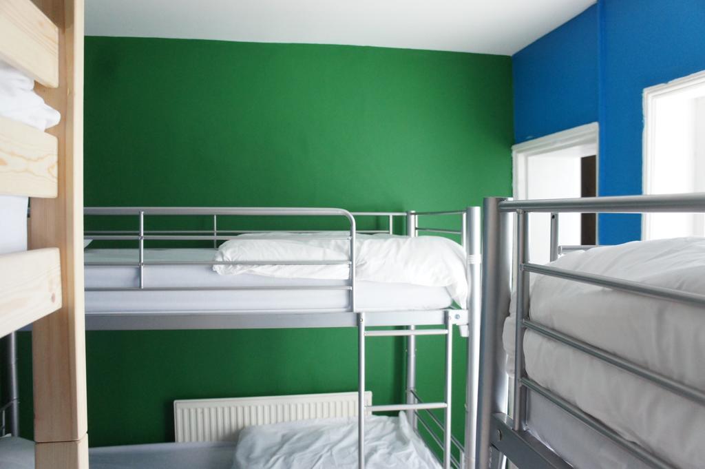ברייטון Kings Arm'S Hostel חדר תמונה